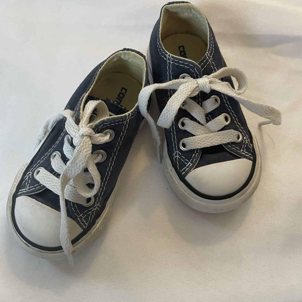 Converse All Star Kids Dark Blue Lace Up‎ Sneakers with White Accents, Size 4